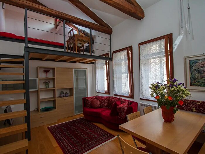 Appartamento con 5 locali in vendita in Venezia