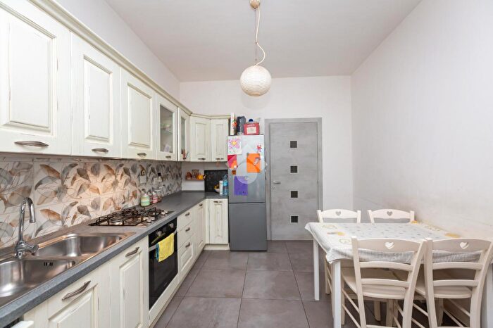 Appartamento trilocale in vendita in Corso Vercelli, Torino