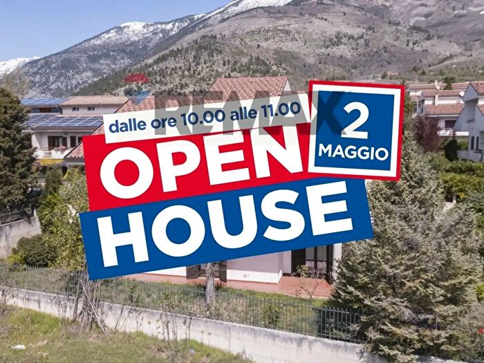 Casa con 10 locali in vendita in Via Padre Pio da Petralcina, Sulmona