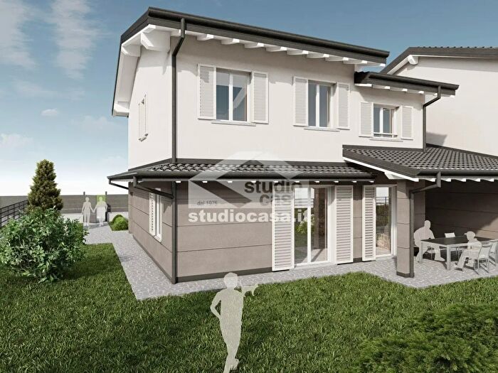 Appartamento trilocale in vendita in Via E Salgari, Caravaggio