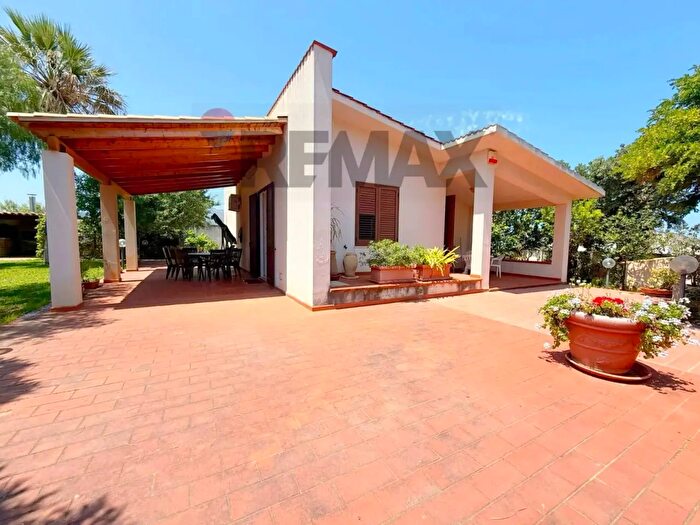 Casa trilocale in vendita in Via Belice, Valderice