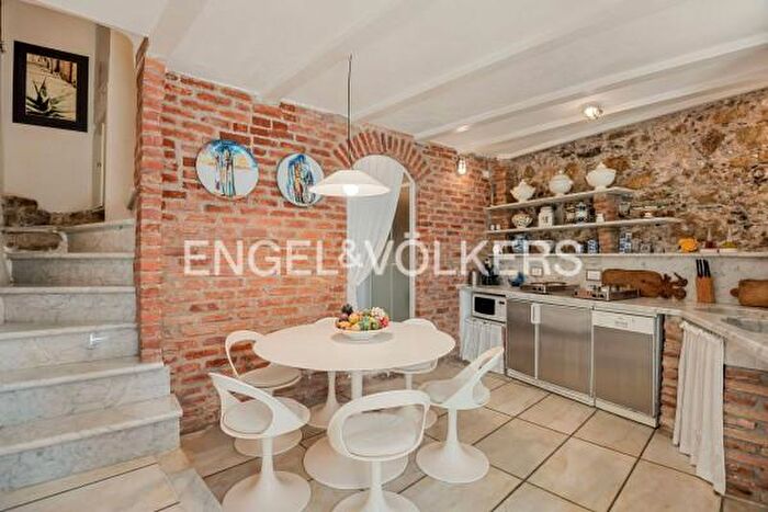 Casa con 5 locali in vendita in Piazza E Figoli, Lerici