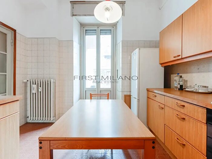 Appartamento trilocale in vendita in Viale Lunigiana, Milano