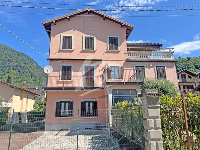 Appartamento bilocale in affitto in Via Giosuè Carducci, Cittiglio