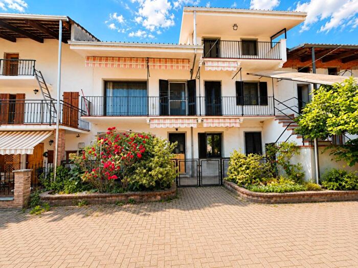 Casa con 6 locali in vendita in Gouj, Bollengo
