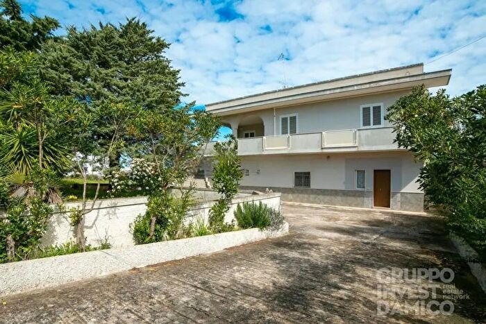 Casa con 5 locali in vendita in Cisternino Via Cristoforo Colombo Brindisi Cisternino, Cisternino