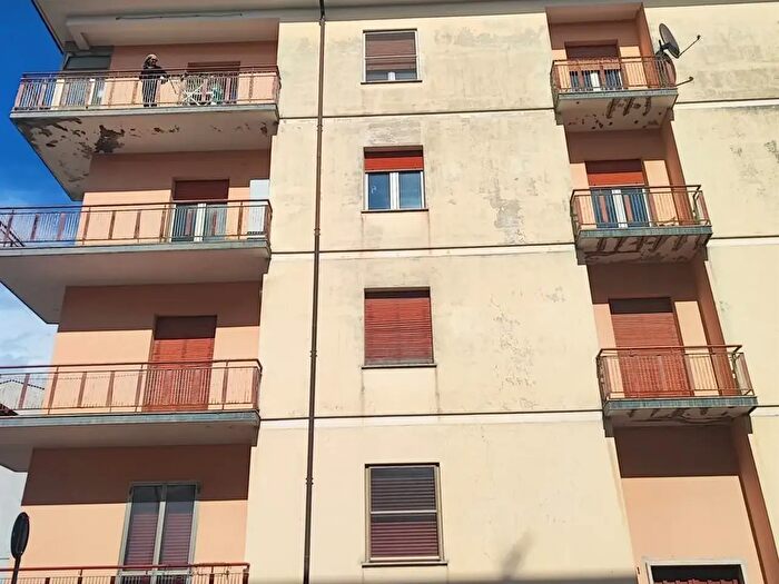 Appartamento con 5 locali in vendita in Via Montello, Campobasso