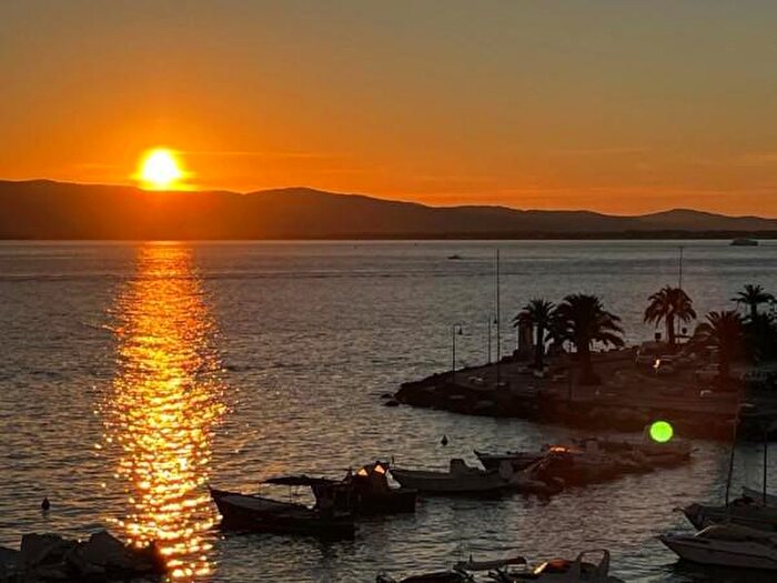 Appartamento trilocale in vendita in Via del Molo, Monte Argentario