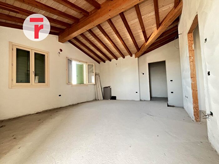 Casa con 5 locali in vendita in Via Albertino Mussato, Rubano