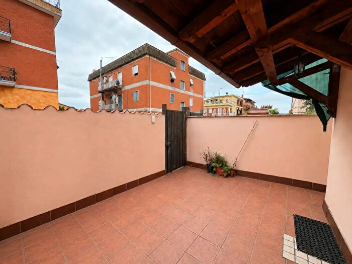 Appartamento bilocale in vendita in Via Bonfiglio da Cesena, Roma