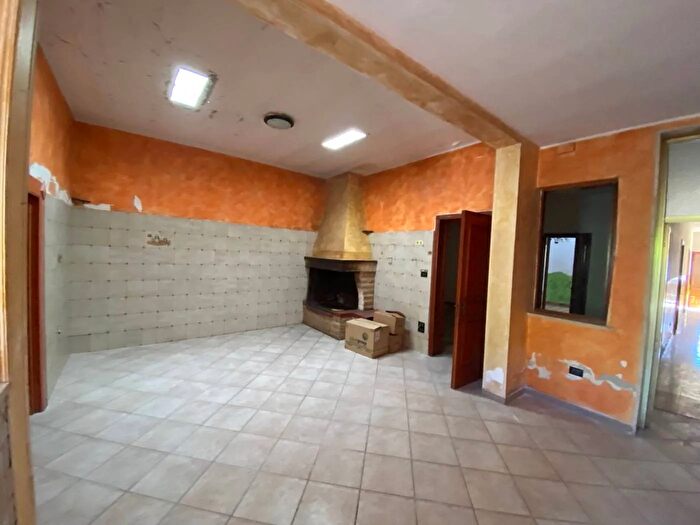 Appartamento quadrilocale in vendita in Via Regian Margherita Veglie Lecce, Veglie