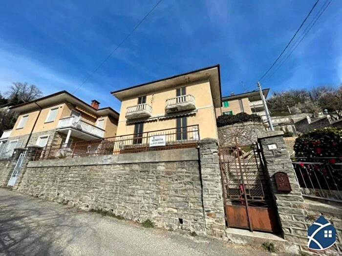 Casa quadrilocale in vendita in Perosa Argentina Via Fratelli Caffer, Perosa Argentina