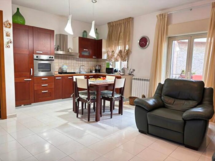 Appartamento trilocale in vendita in Vicolo Santa Rosalia, Barcellona Pozzo Di Gotto