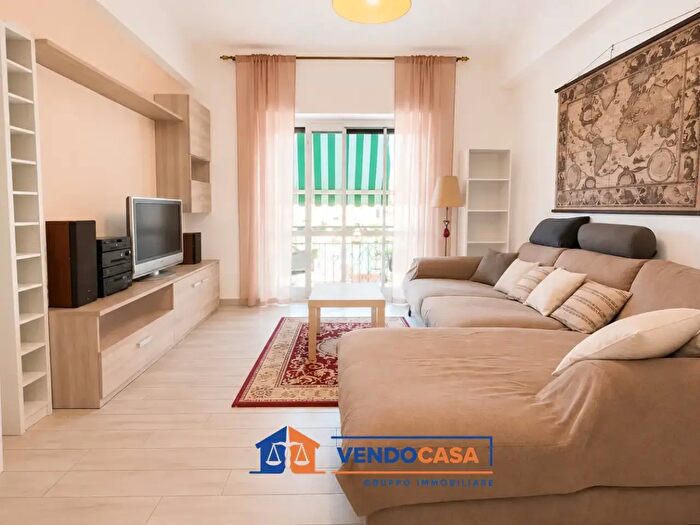 Appartamento con 5 locali in vendita in Via Martiri della Libertà, Imperia