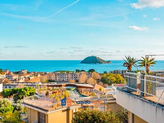 Appartamento bilocale in vendita in Via Donatello, Albenga