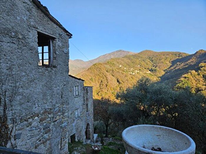 Casa con 6 locali in vendita in Località Case Bardè, Mezzanego