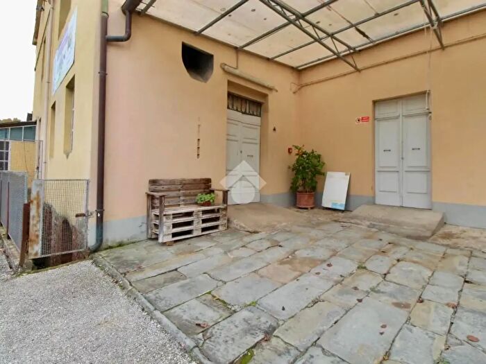 Casa quadrilocale in vendita in Via Orbignanese, Lamporecchio