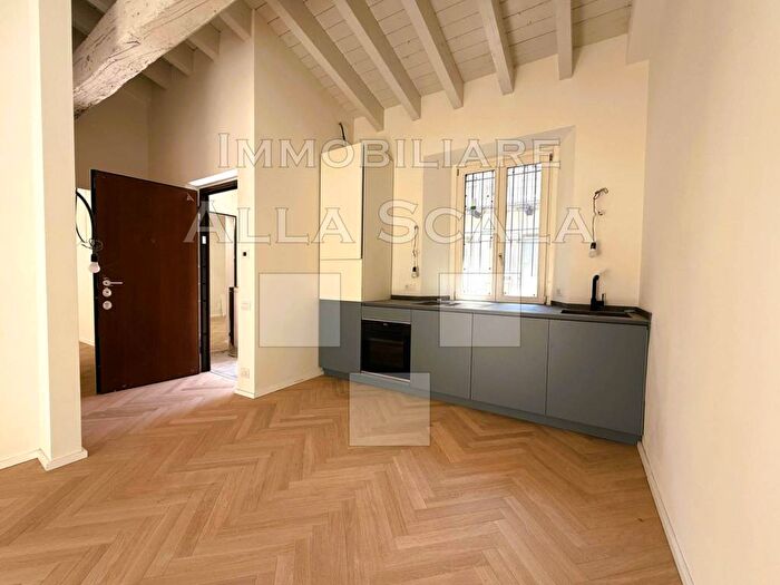 Appartamento bilocale in affitto in Via Olmetto, Carrobbio, Milano