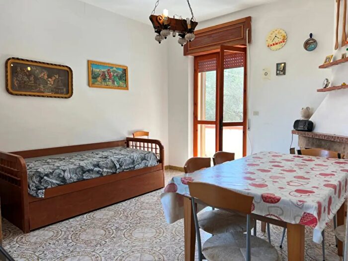 Appartamento quadrilocale in vendita in Contrada Cannetiello Snc, Pollica