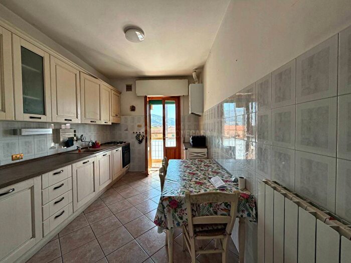 Appartamento quadrilocale in affitto in Via Tagliamento, Chiesanuova, Prato
