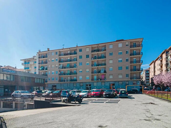 Appartamento trilocale in vendita in Via Pasteur, Rivoli