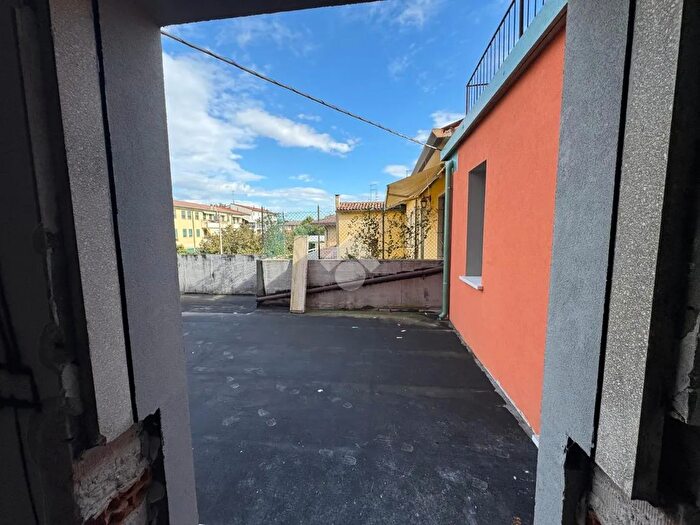 Appartamento quadrilocale in vendita in Via Roma, Pianiga