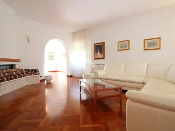 Casa con 6 locali in vendita in Via Ulisse, Erice