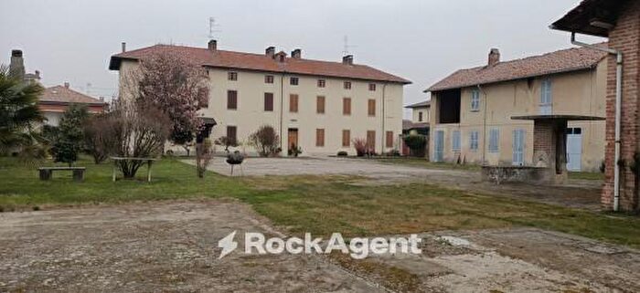 Casa con 6 locali in vendita in Via Manzoni, Frascarolo