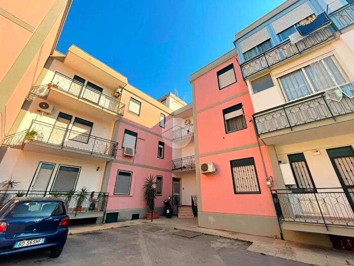 Appartamento quadrilocale in affitto in Corso dei Mille, Palermo