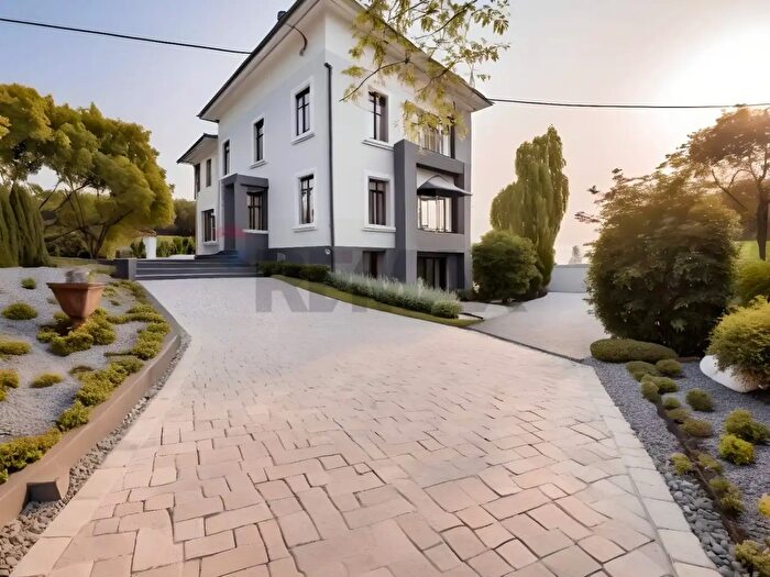Casa con 9 locali in vendita in Gorizia, Gemonio