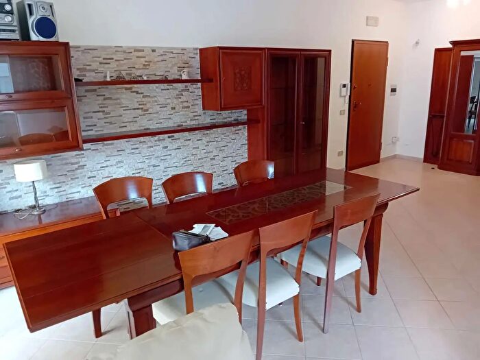 Appartamento con 6 locali in affitto in Marsala