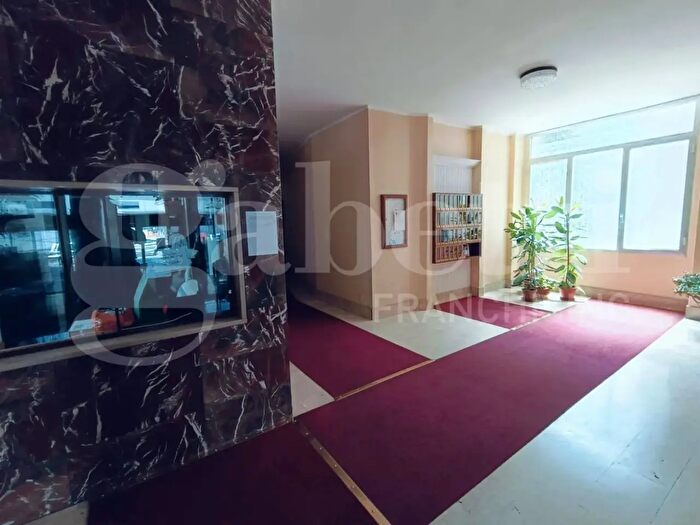 Appartamento quadrilocale in affitto in Via Giacosa, Milano