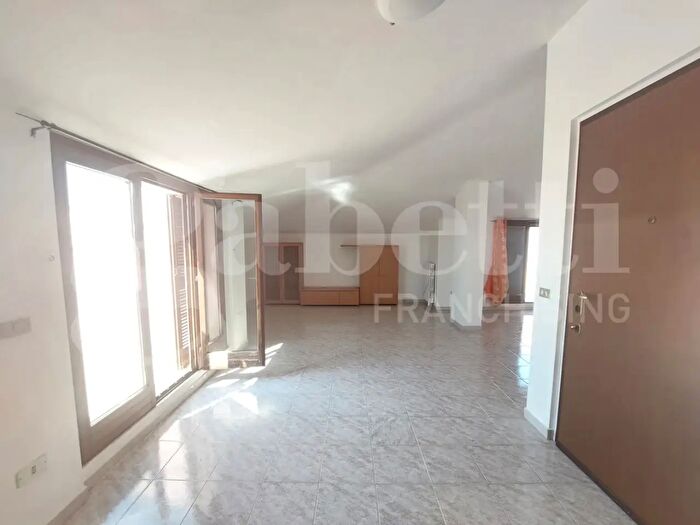 Appartamento trilocale in vendita in Via Nazionale, Tortoreto