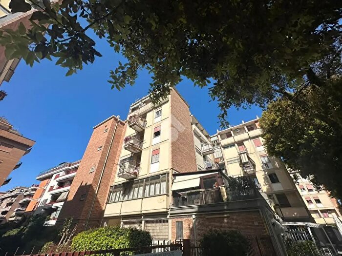 Appartamento trilocale in vendita in Via delle Fiamme Gialle, Roma