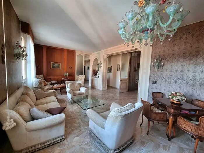 Appartamento con 11 locali in vendita in Cesena