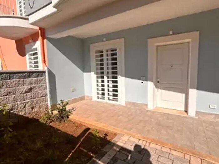 Casa trilocale in vendita in Via delle Begonie, Nettuno