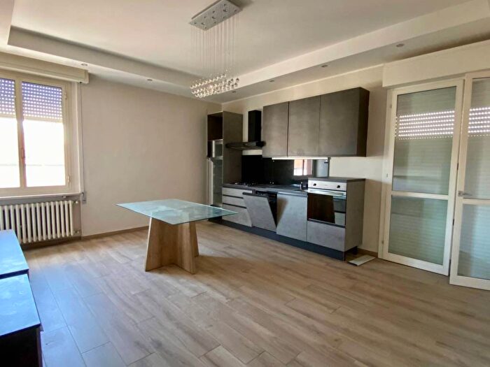 Appartamento con 5 locali in affitto in Regina Pacis, Reggio Emilia