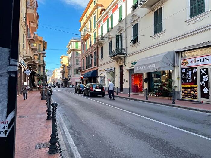 Appartamento bilocale in vendita in Via Vittorio Emanuele, Bordighera