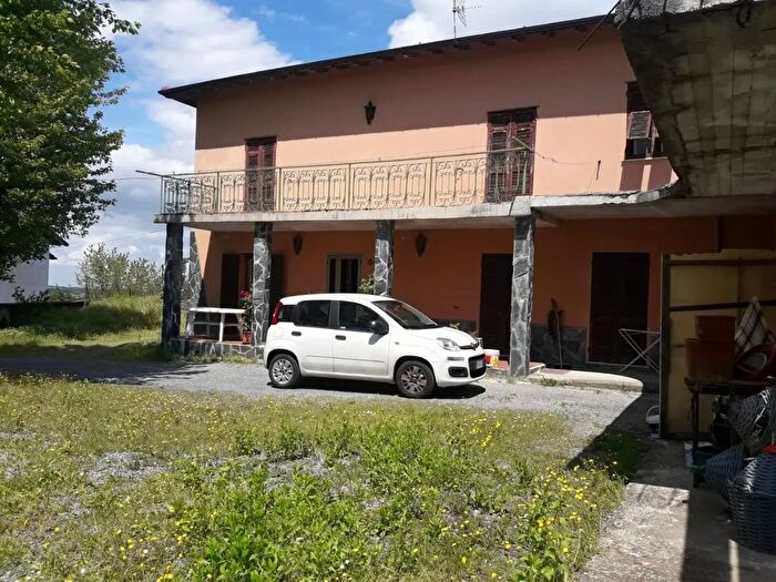 Casa con 5 locali in vendita in Via Roma, Castelletto DOrba