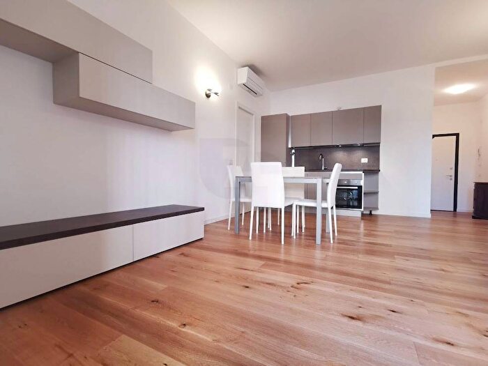 Appartamento bilocale in affitto in Viale Tunisia, Repubblica, Milano