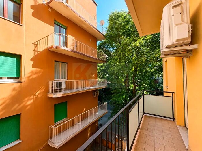 Appartamento con 6 locali in vendita in Via Napoli, Sassari