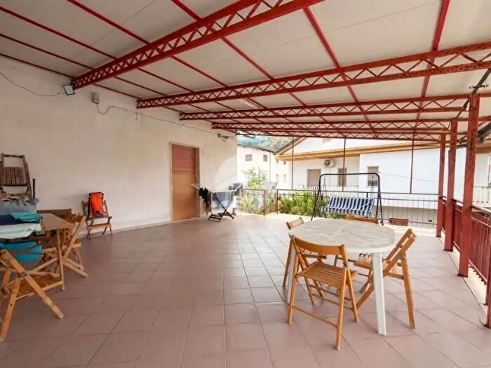 Appartamento bilocale in vendita in Via Miceli Traversa, Fiumefreddo Bruzio