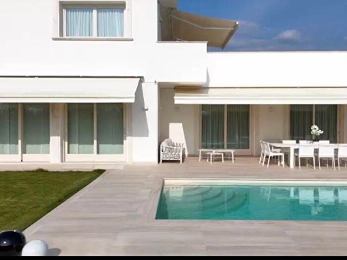 Casa con 6 locali in affitto in Via Bugneta, Pietrasanta