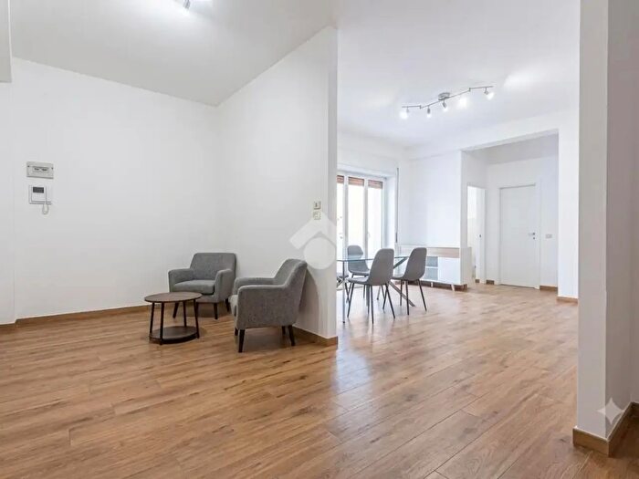 Appartamento trilocale in vendita in Via Luigia Poloni, Verona