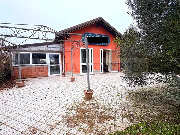 Casa con 5 locali in vendita in Via Roma N°, Mortara