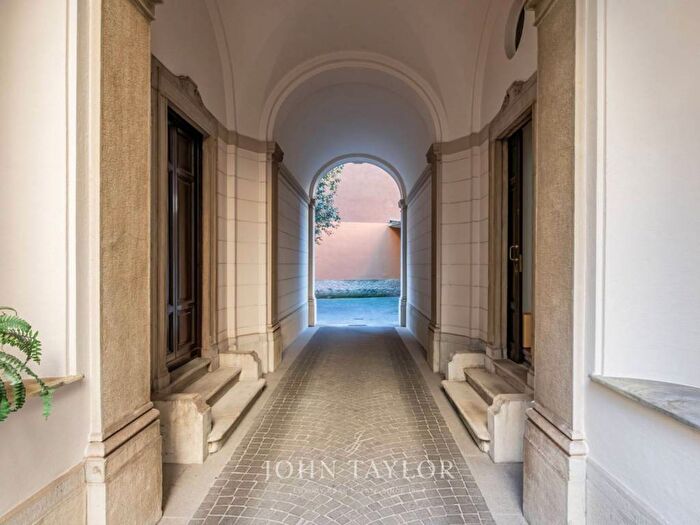 Appartamento con 5 locali in affitto in Piazza Santa Maria delle Grazie, Vincenzo Monti, Milano