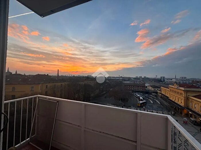 Appartamento trilocale in vendita in Piazza d Alighieri, Modena