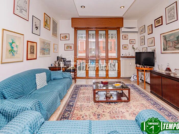 Appartamento trilocale in vendita in Via Giuseppe Garibaldi, Voghera