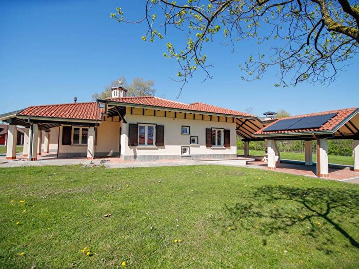 Casa con 6 locali in affitto in Via Corio, Mathi