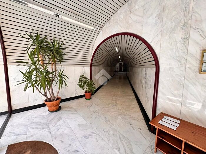 Appartamento con 6 locali in vendita in Corso Luigi Andrea Martinetti, Genova